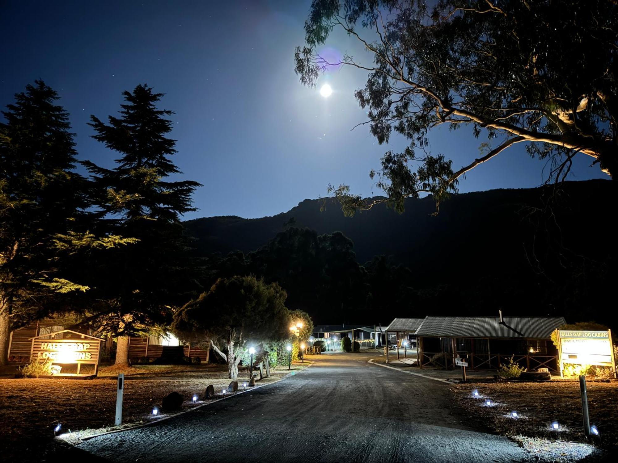Halls Gap Log Cabins Bagian luar foto