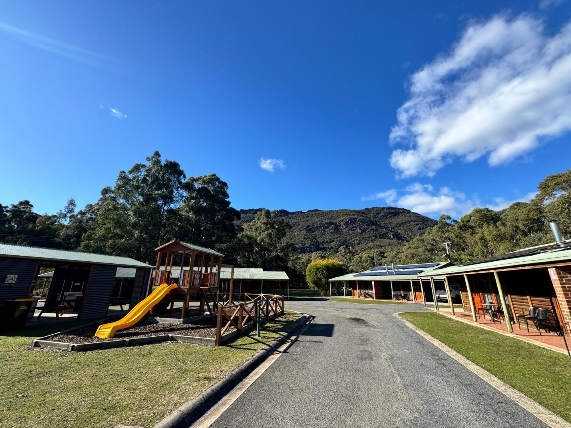 Halls Gap Log Cabins Bagian luar foto
